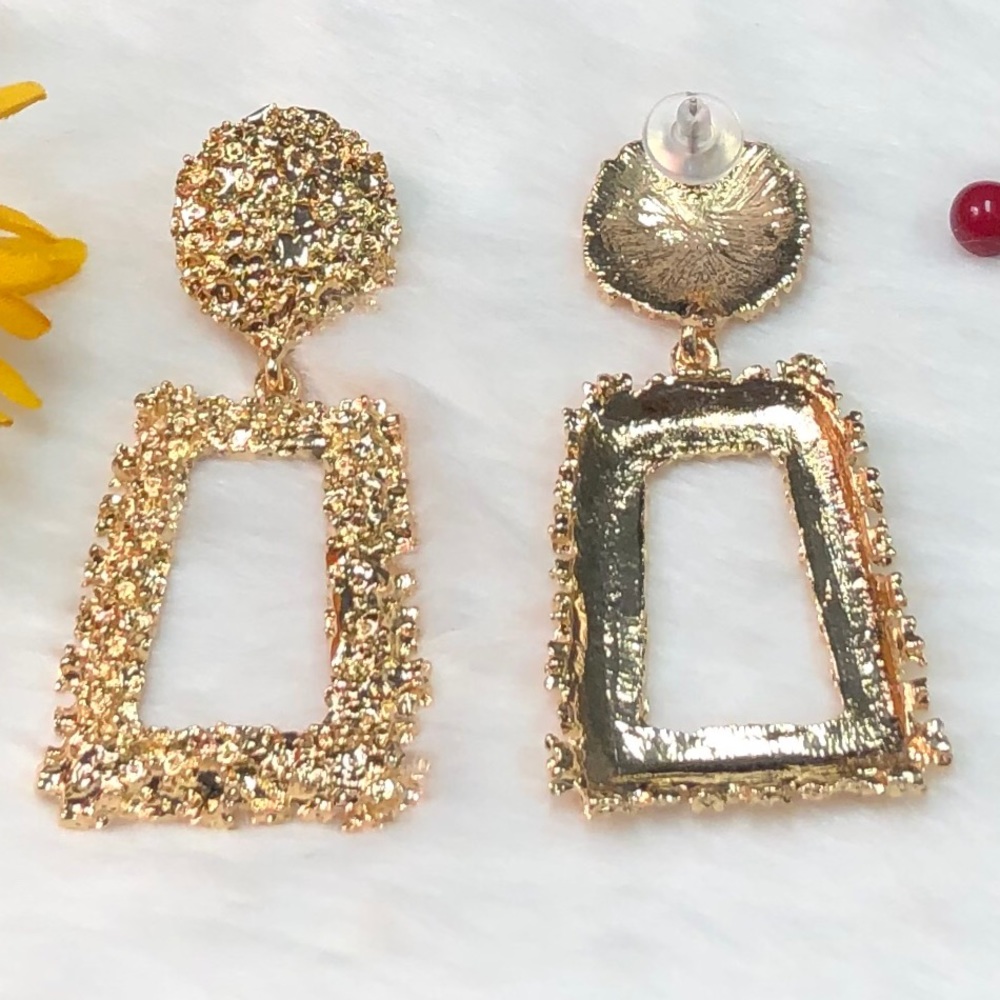 NEW BIG YELLOW CHUNKY TEXTURED EARRINGS - Picture 3 of 4